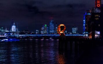 Londýn zdobí Hlava nad vodou