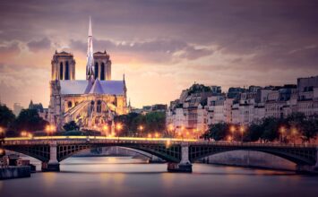 Srdce Paříže by mělo bít na střeše Notre-Dame