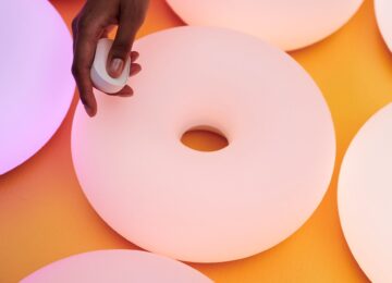 Lampa ve tvaru koblihy se stala hitem