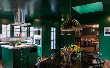 Dům Franka Zappy hraje barvami